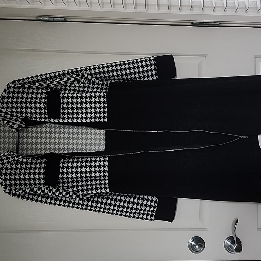 Elegant Houndstooth Trench Coat - Picture 5 of 6